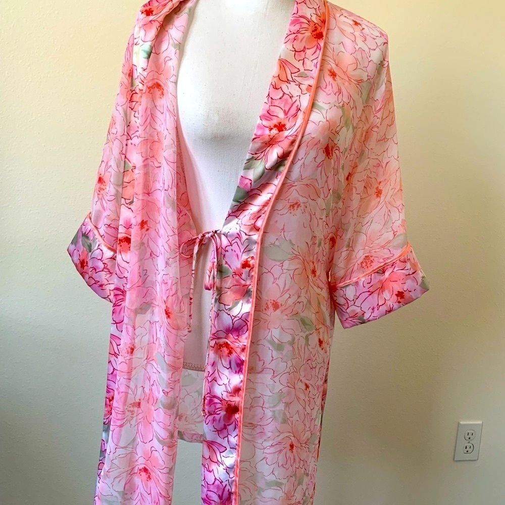 Floral Pink Robe - Picture 3 of 6